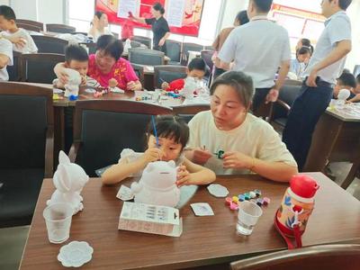 倡新時代婚育文化，筑家庭和諧幸福——健康咨詢服務在行動